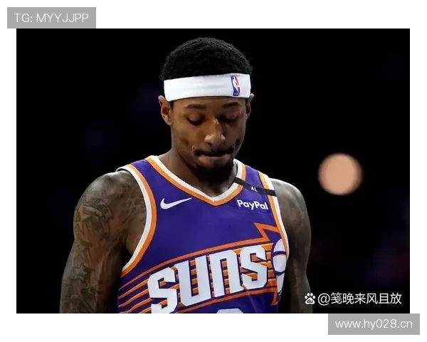 布拉德利·比尔无球掩护频繁拉开空间，助攻数显著提升队伍进攻节奏